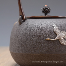 Japanisch -Teekannenanzug fliegender Gans